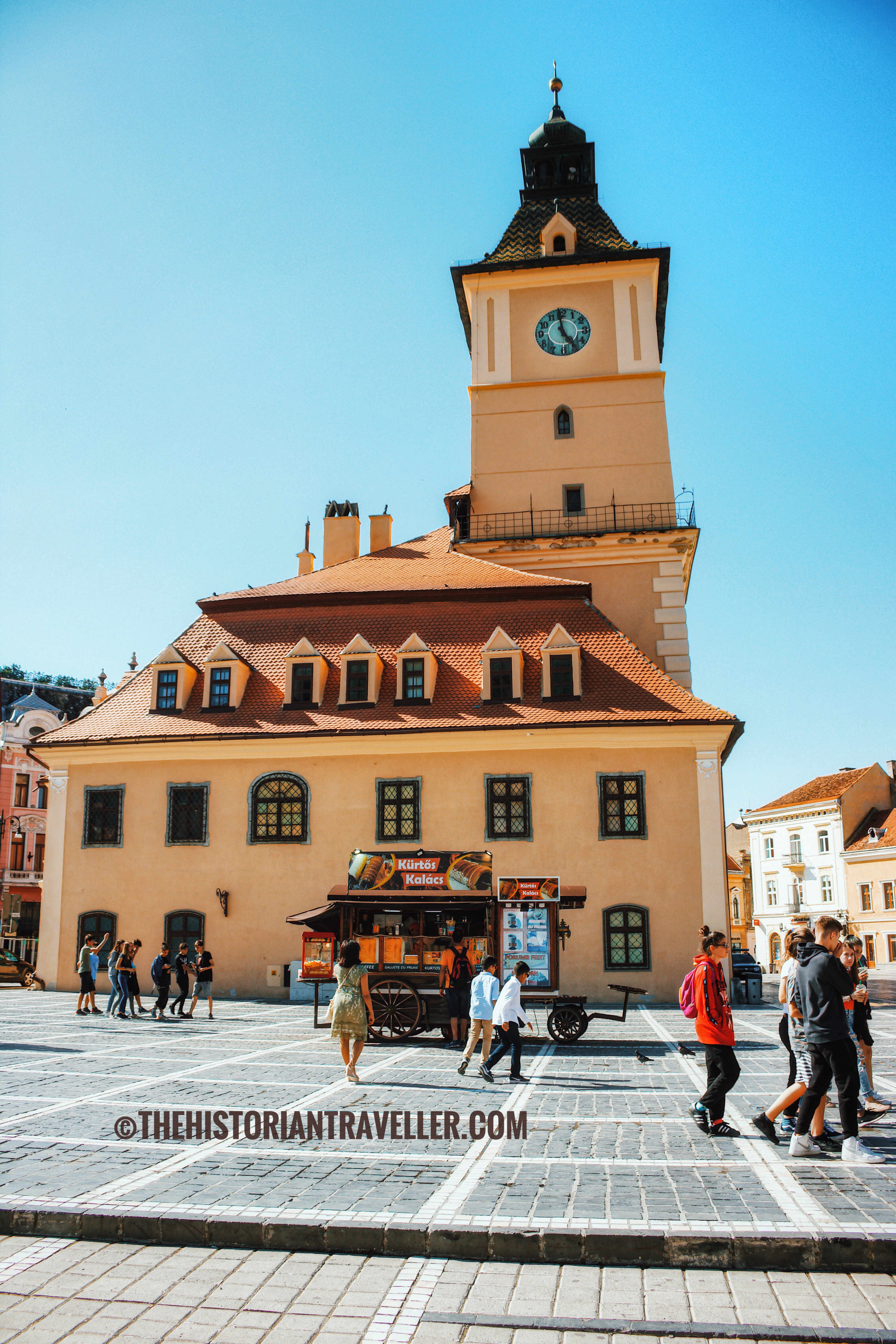 what to do in brasov - council square
