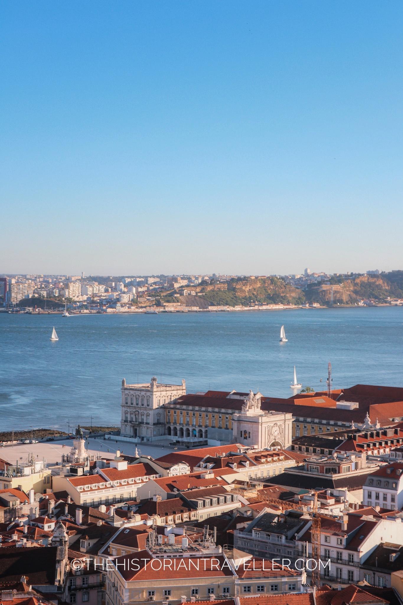 Panoramic view of Lisbon from the Sao Jorge Castle at sunset time - Road trip Portugal