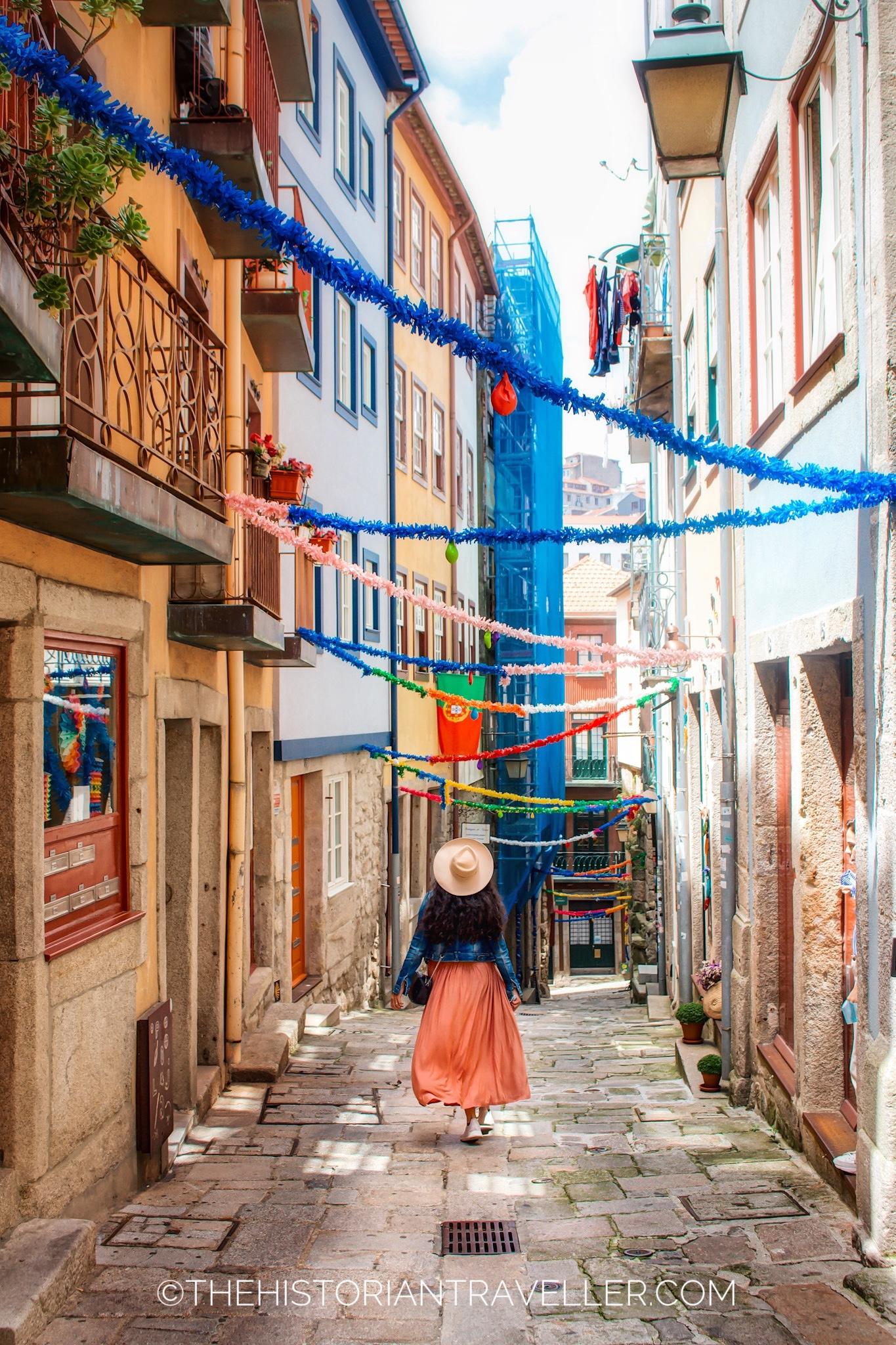 Porto colourful alley